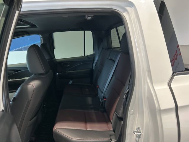 Used 2025 Honda Ridgeline Black Edition image 16