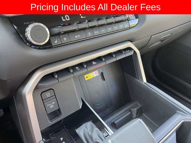 Used 2025 Toyota Tundra Limited AWD/4WD image 33