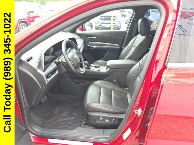 Used 2024 Cadillac XT4 Premium Luxury FWD image 2