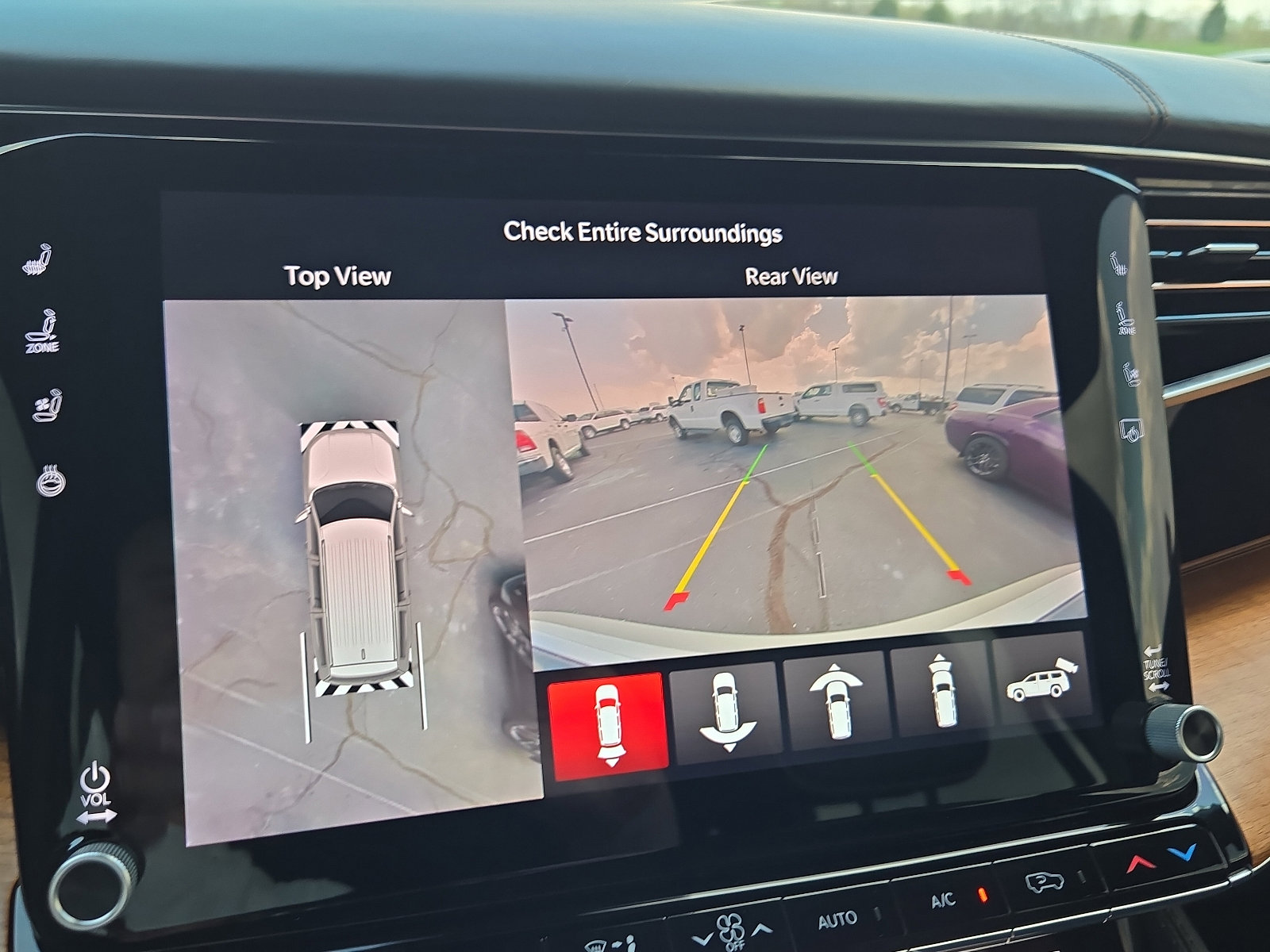 Used 2023 Jeep Grand Wagoneer L Series III w/ HD Trailer Tow Package image 17