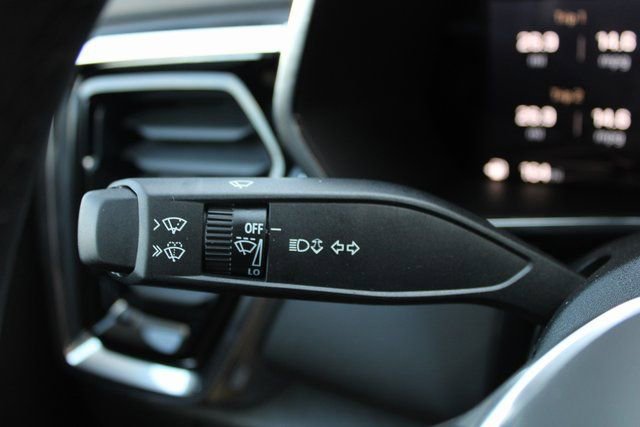 New 2025 GMC Canyon Elevation w/ Convenience Package image 17