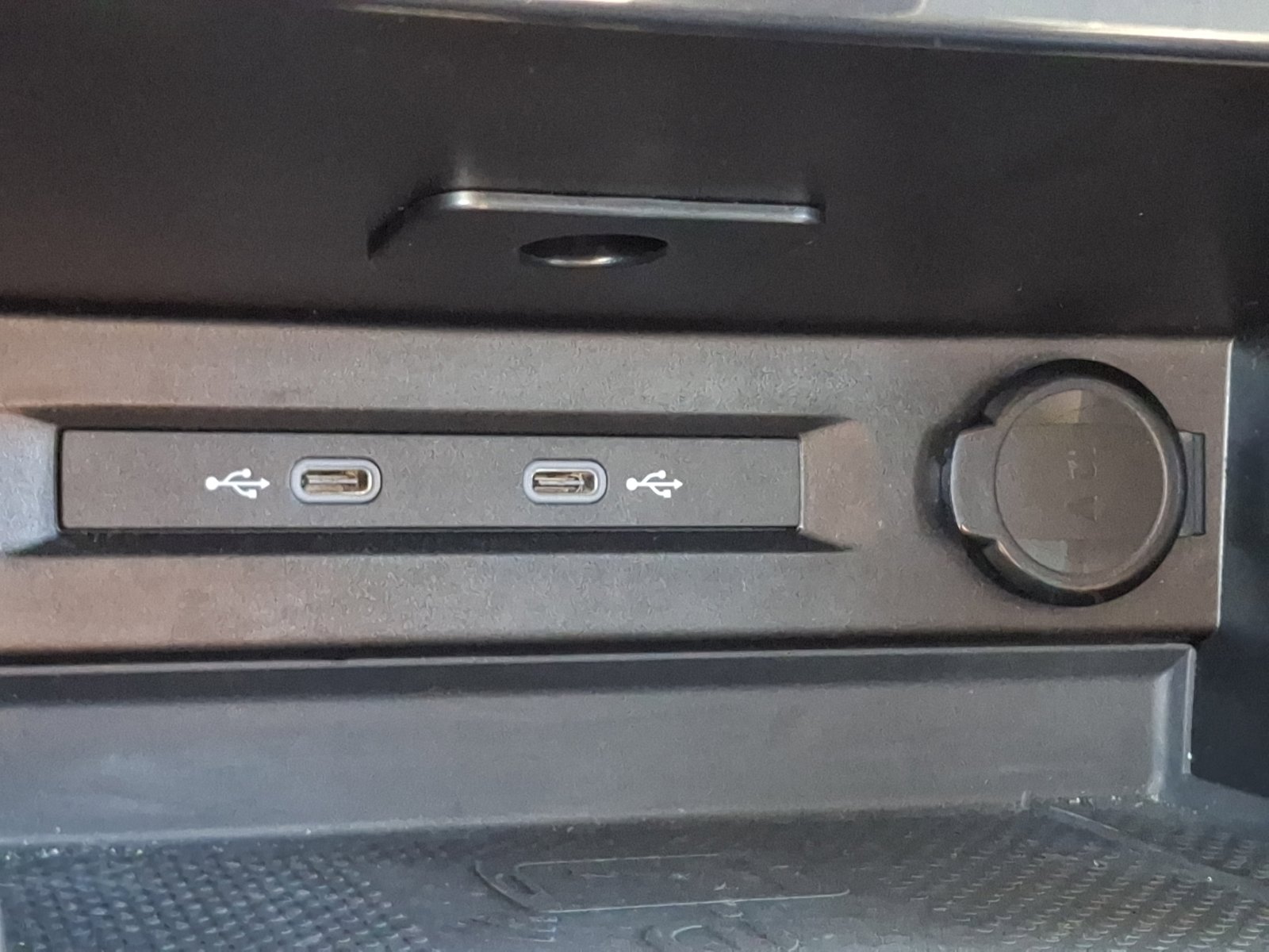 Certified 2024 Volkswagen Tiguan SE image 26