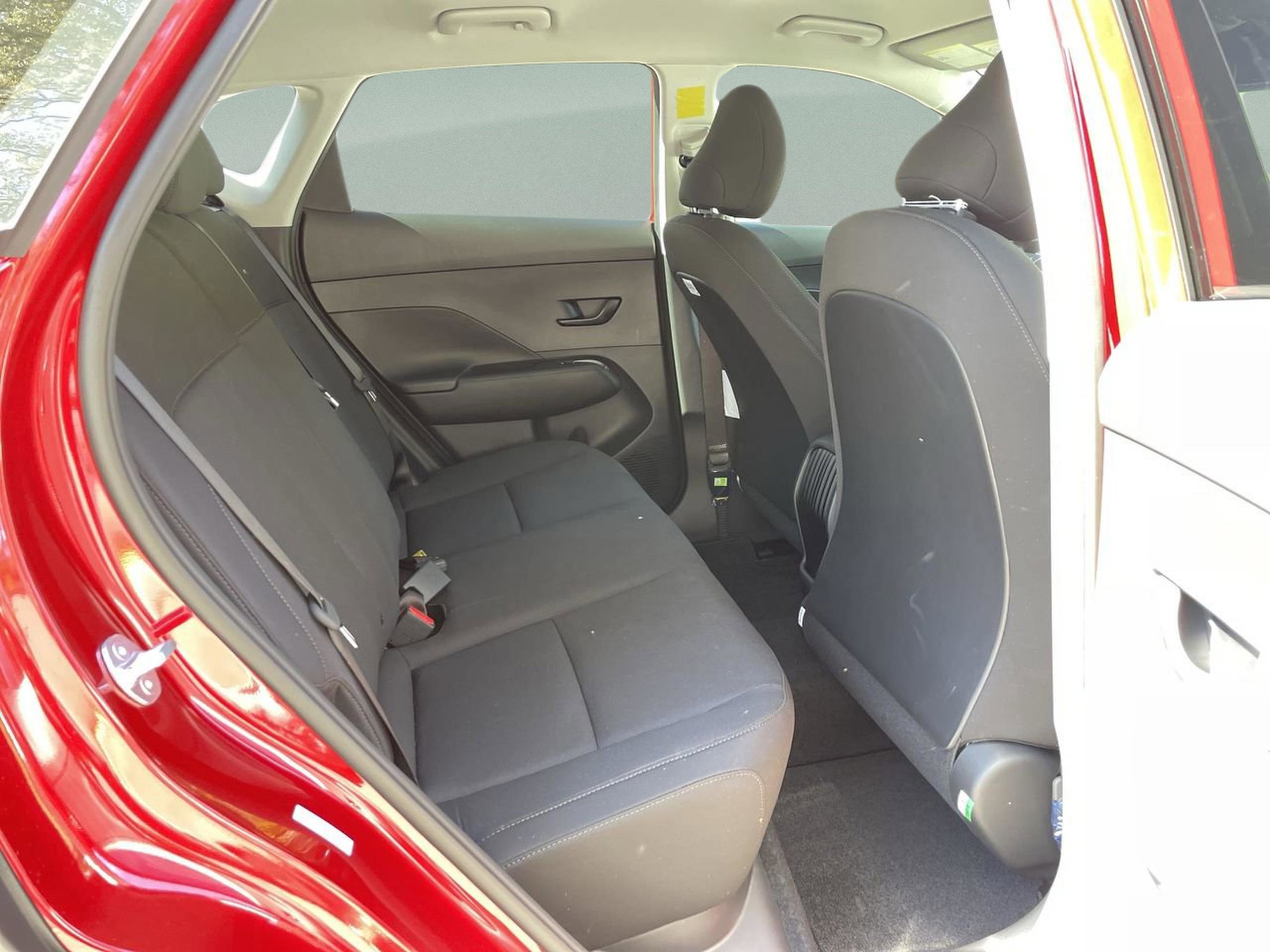 New 2026 Hyundai Kona SE image 18