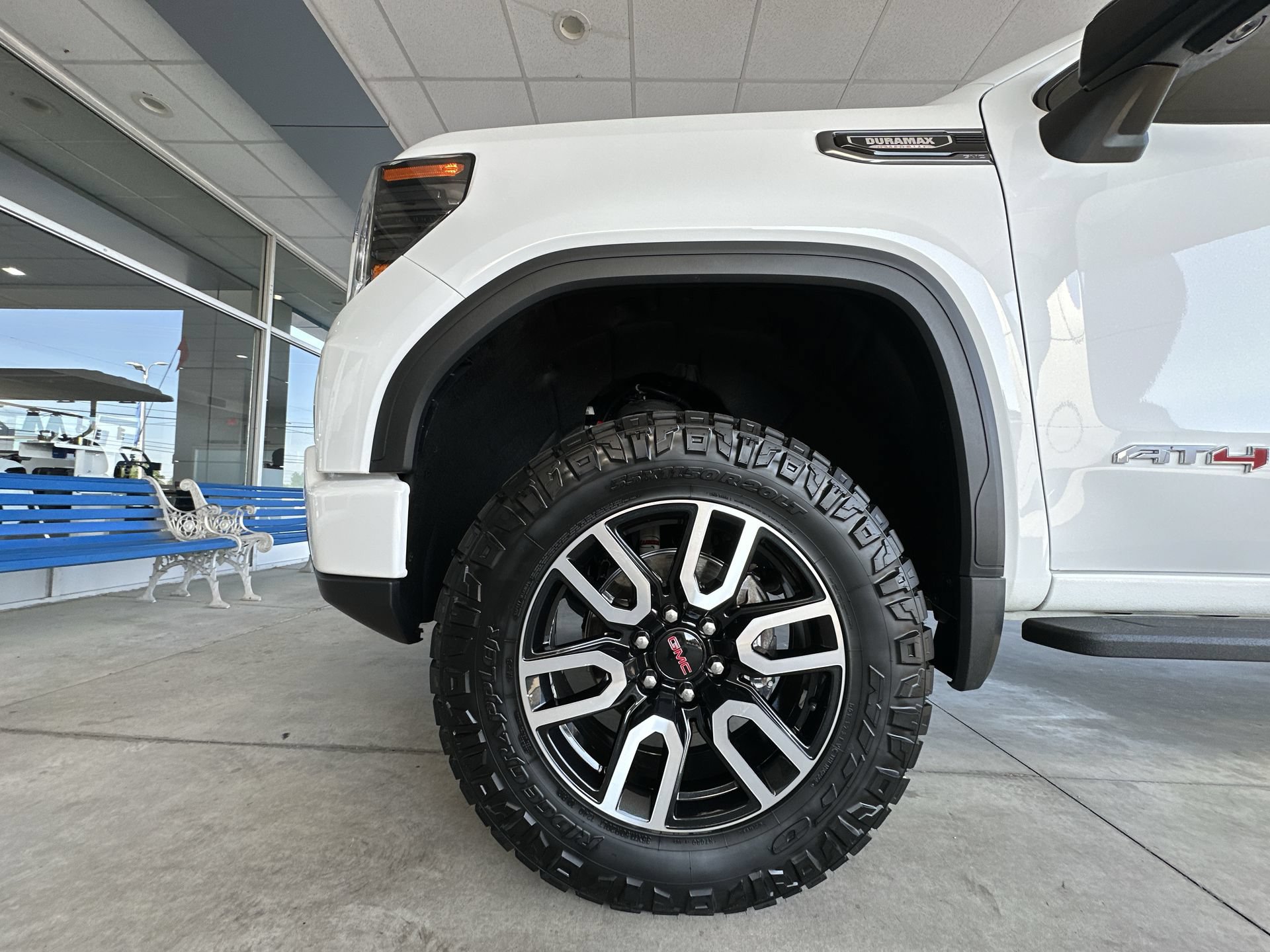 Used 2024 GMC Sierra 1500 AT4 w/ Technology Package AWD/4WD image 31