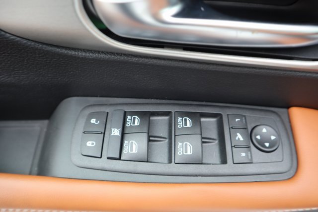 New 2026 Chrysler Pacifica Pinnacle image 8