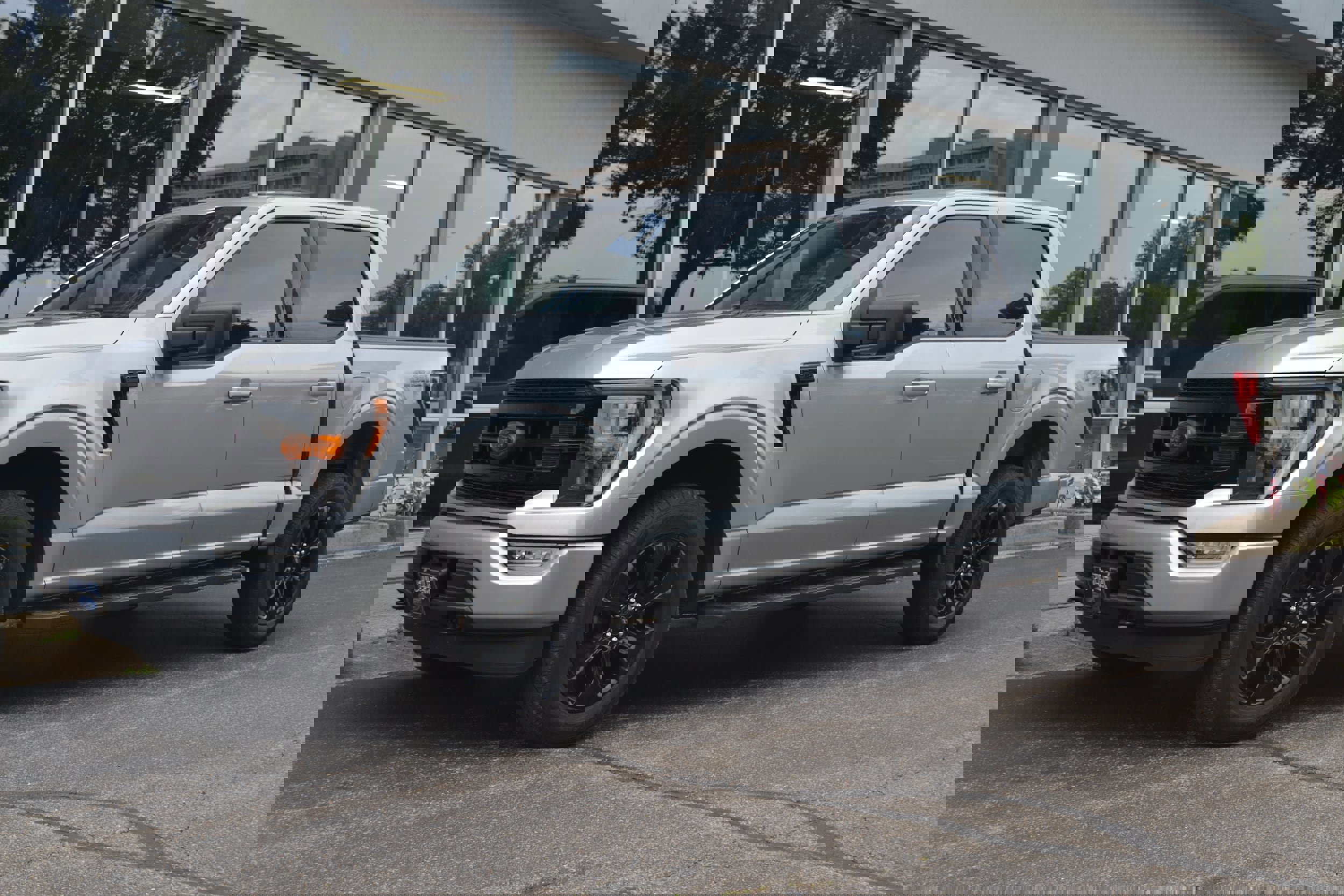 Used 2022 Ford F150 XLT w/ XLT Black Appearance Package AWD/4WD image 1