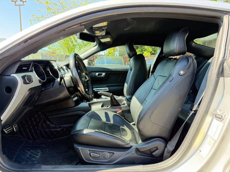 Used 2016 Ford Mustang Premium RWD image 11