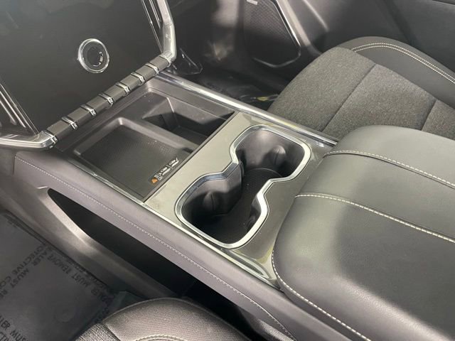 Used 2025 GMC Acadia Elevation image 9