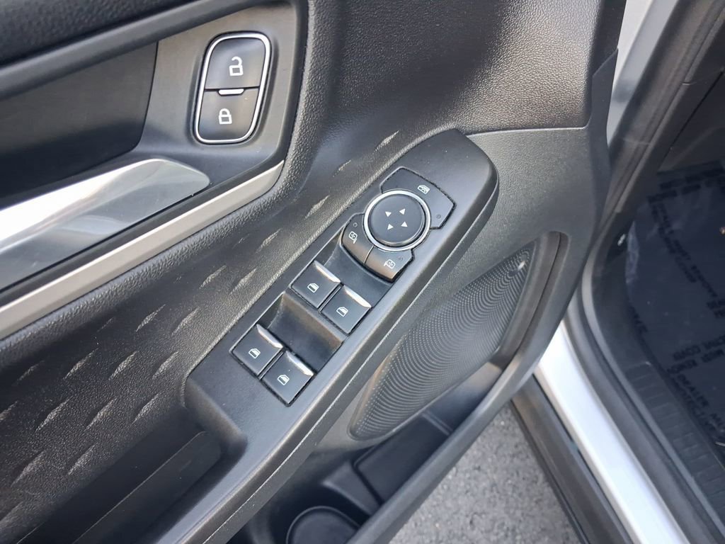 Used 2020 Ford Escape SE Sport image 8