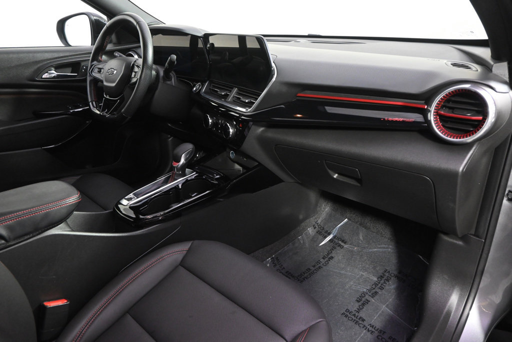 Used 2024 Chevrolet Trax RS w/ Sunroof Package FWD image 15
