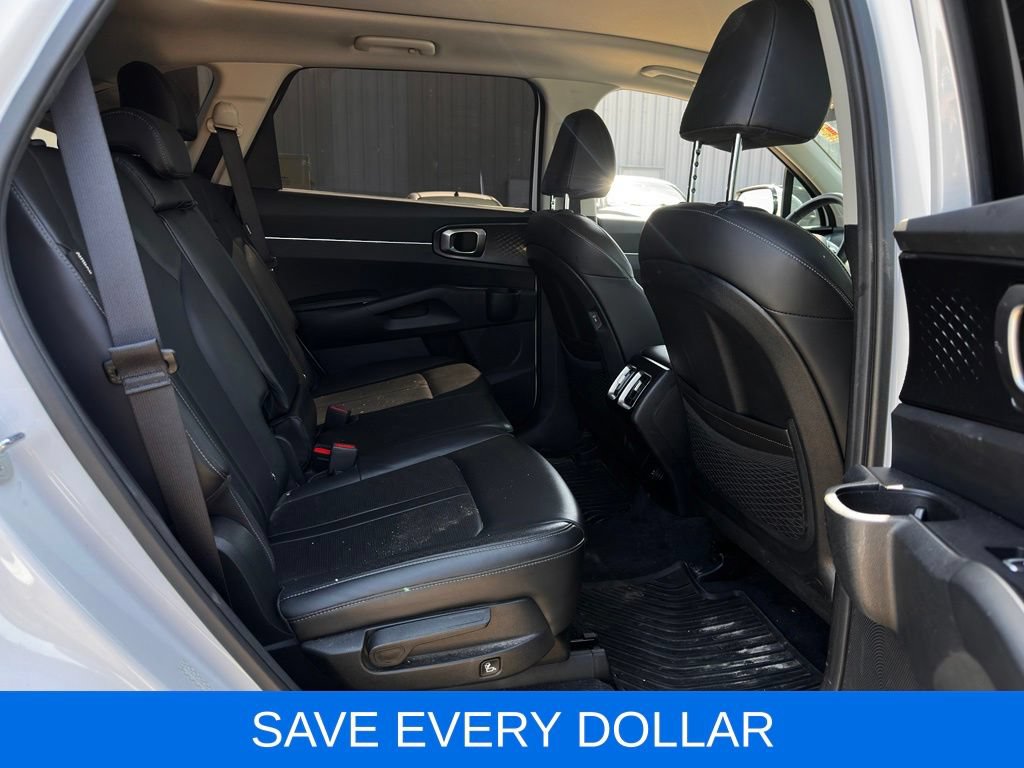Used 2025 Kia Sorento S w/ Panoramic Sunroof Package FWD image 16