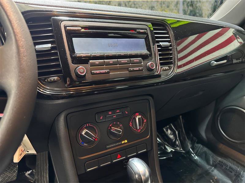 Used 2015 Volkswagen Beetle 1.8T image 14