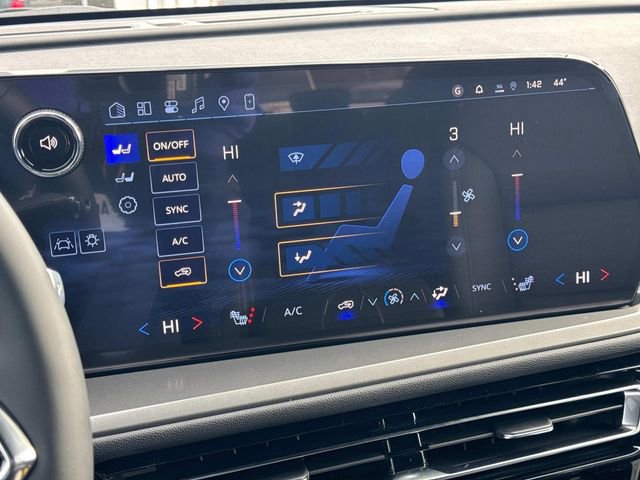 New 2026 Chevrolet Traverse LT w/ Sun and Wheel Package image 30