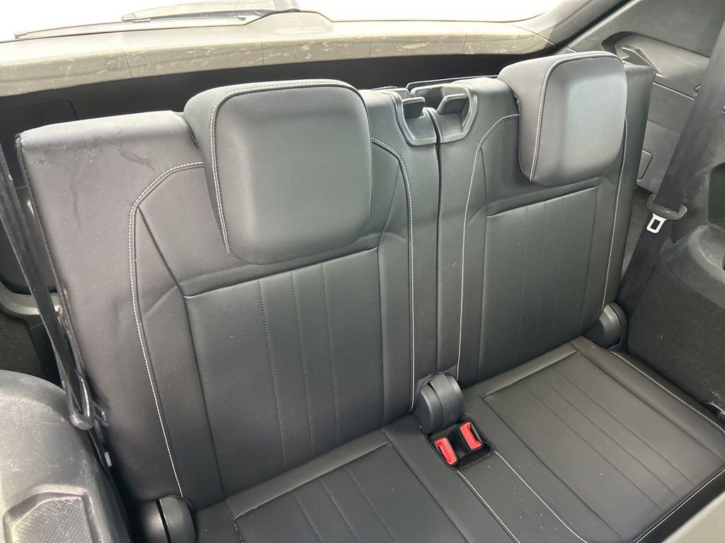 Used 2023 Volkswagen Tiguan SE R-Line image 29