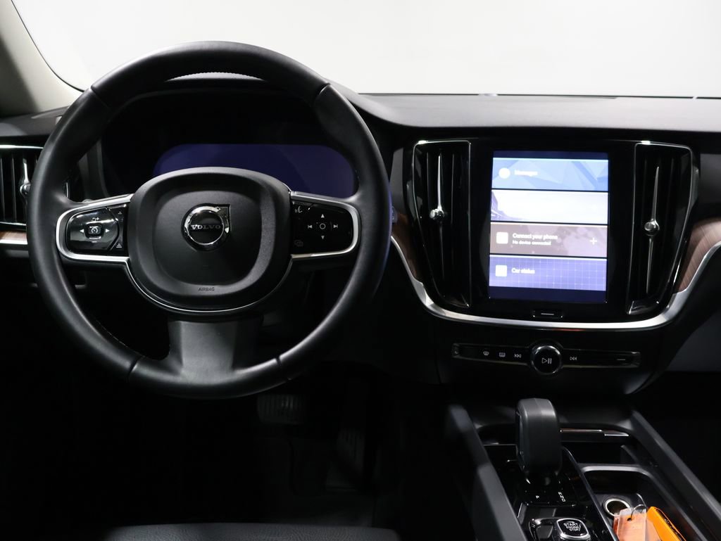 Used 2025 Volvo V60 B5 Cross Country Plus image 17