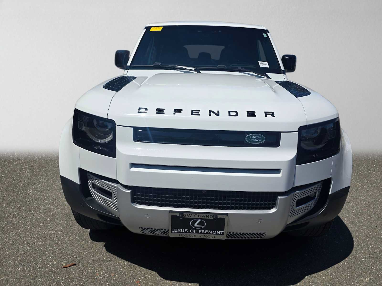 Used 2025 Land Rover Defender 110 S AWD/4WD image 8