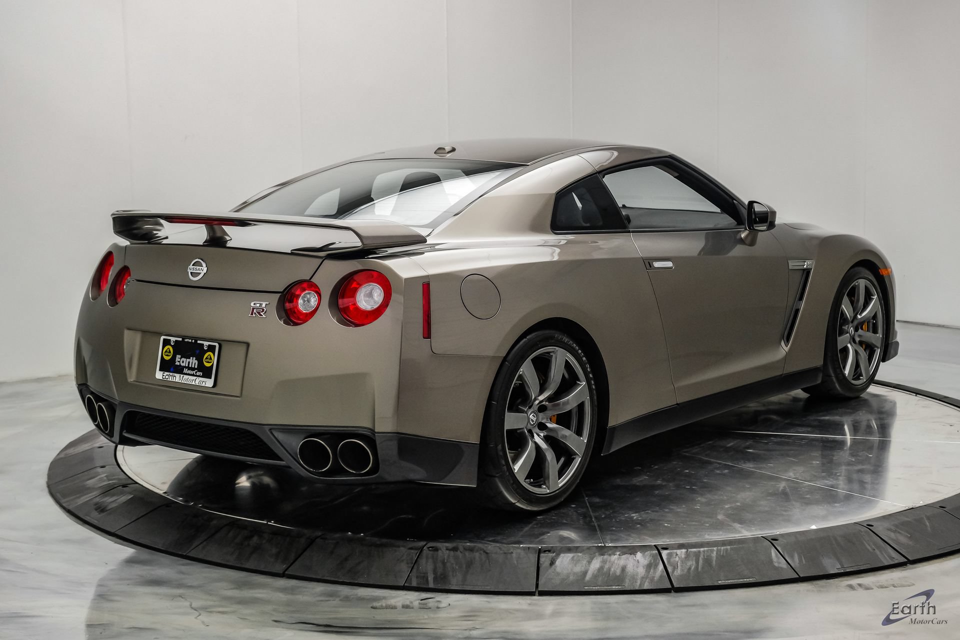 Used 2009 Nissan GT-R Premium AWD/4WD image 24