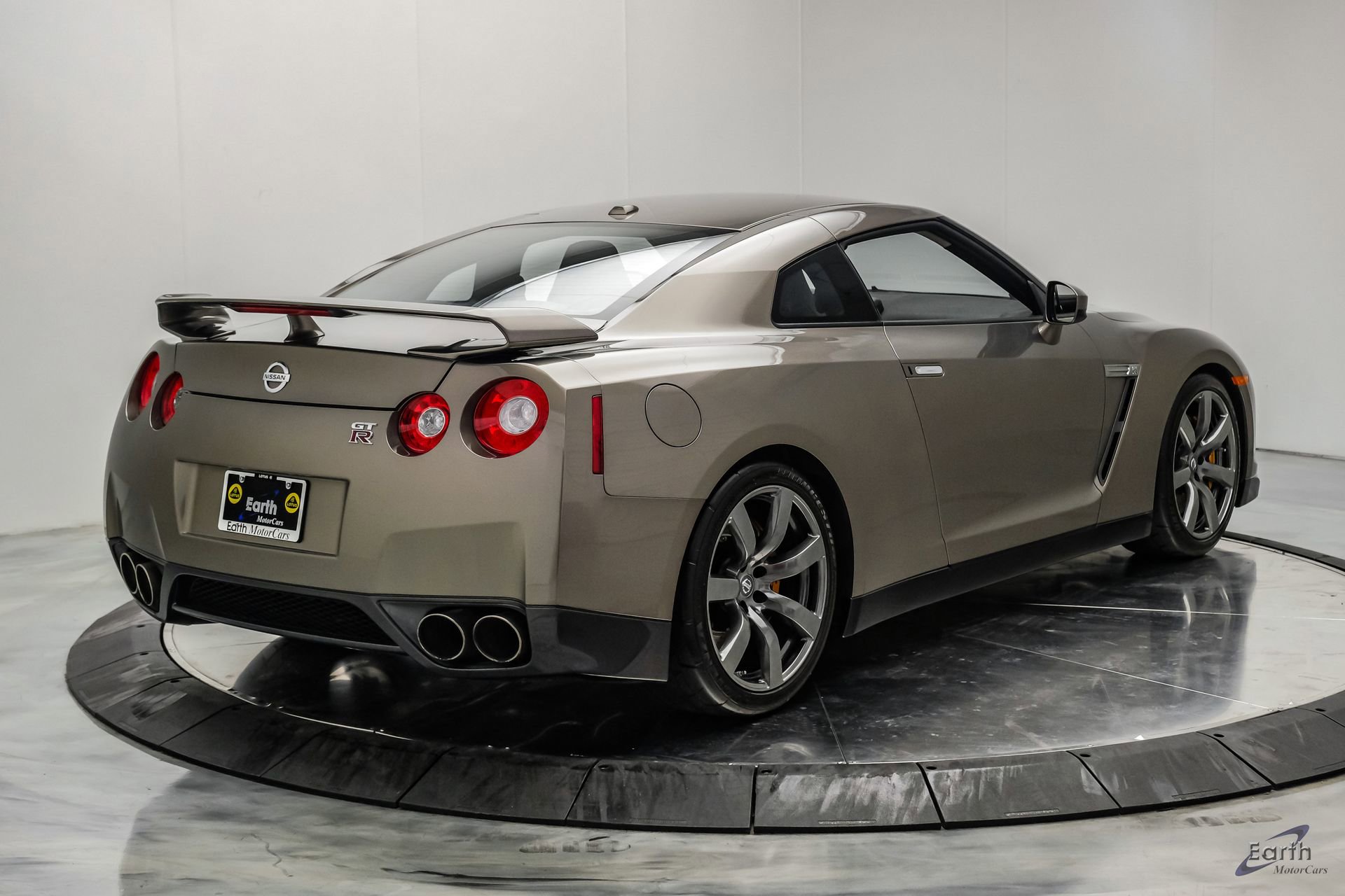 Used 2009 Nissan GT-R Premium AWD/4WD image 24