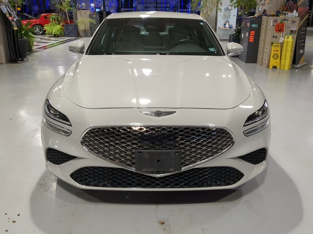 Used 2025 Genesis G70 2.5T image 3