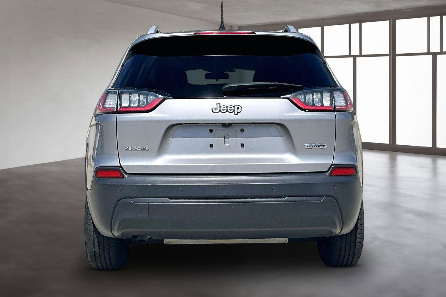 Used 2019 Jeep Cherokee Latitude Plus image 5