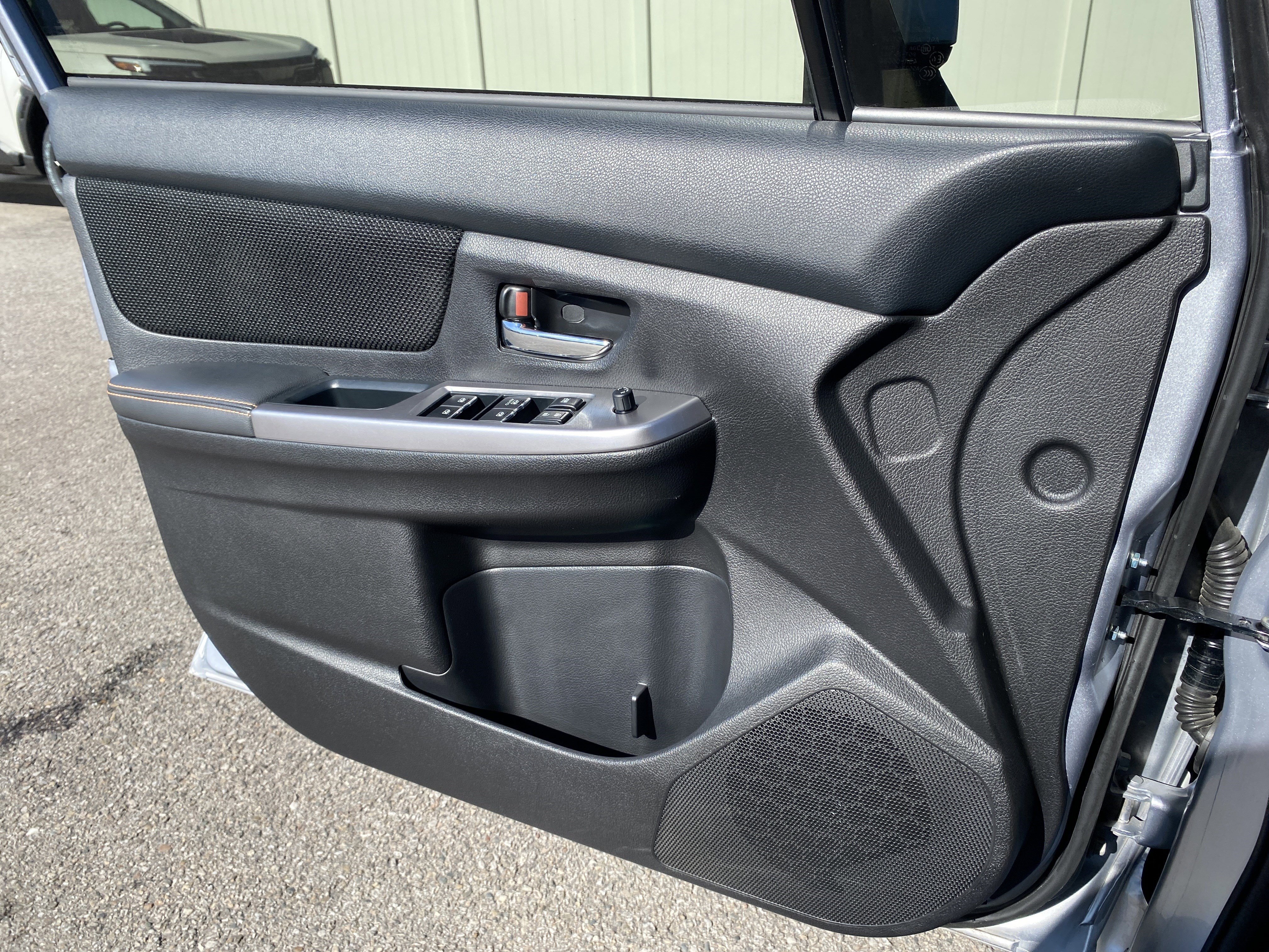 Used 2016 Subaru Crosstrek 2.0i Premium w/ Moonroof Package image 17