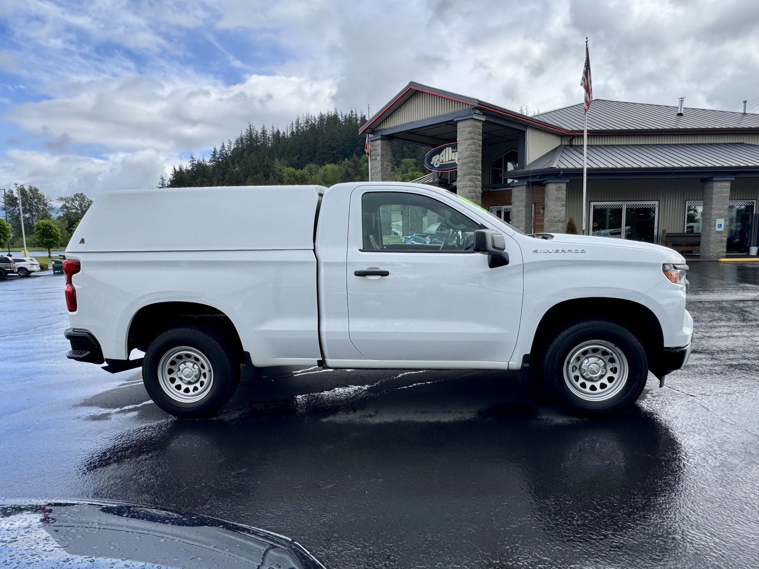 Used 2023 Chevrolet Silverado 1500 W/T RWD image 3
