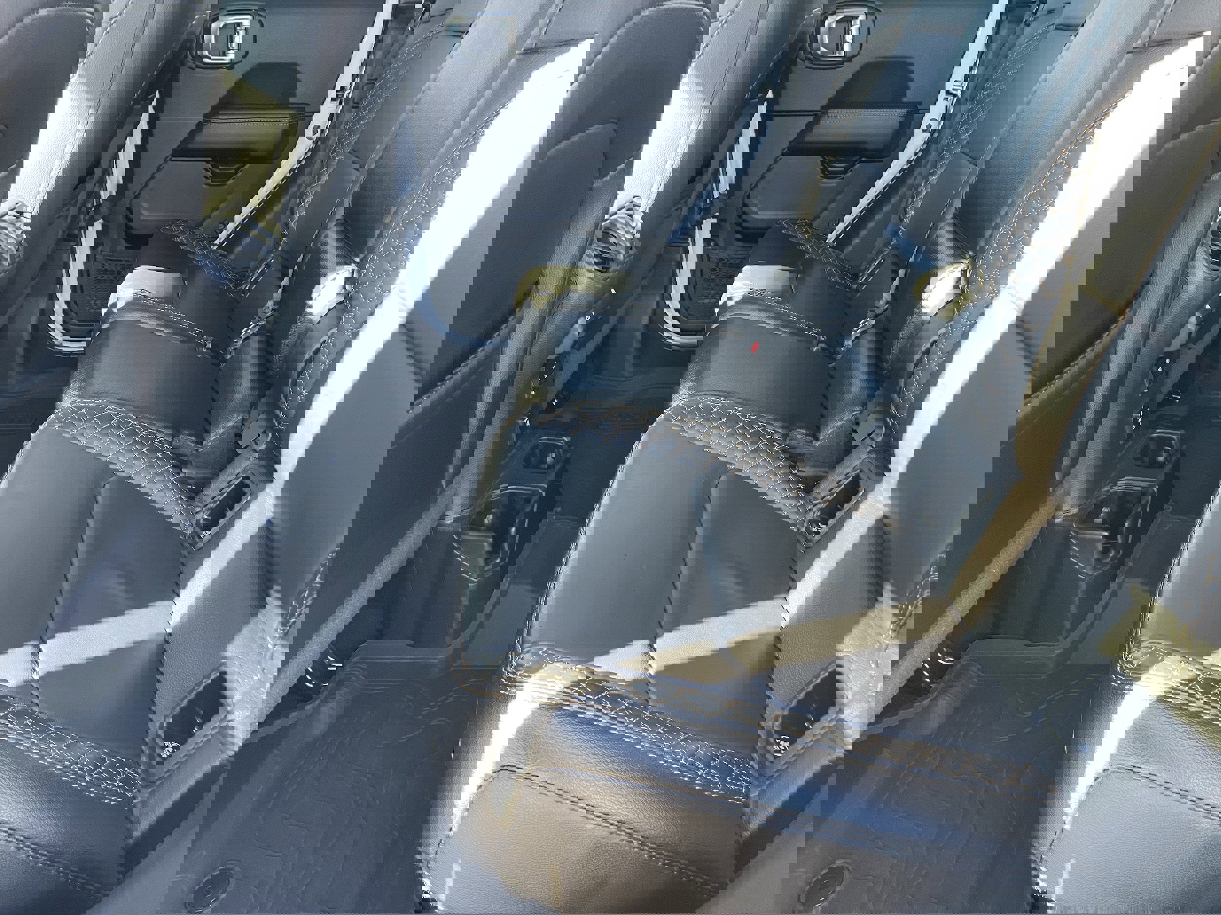 Used 2022 Jeep Gladiator Overland image 34