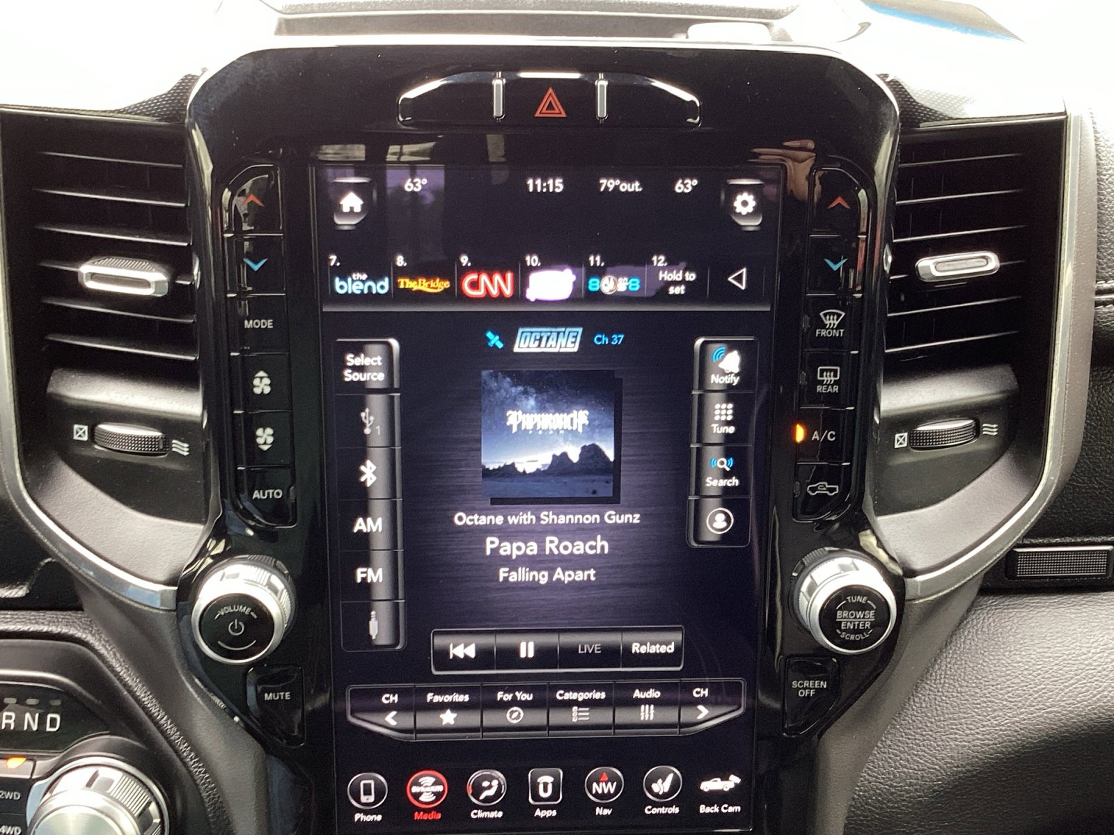 Used 2021 RAM 1500 Laramie w/ Sport Appearance Package image 18