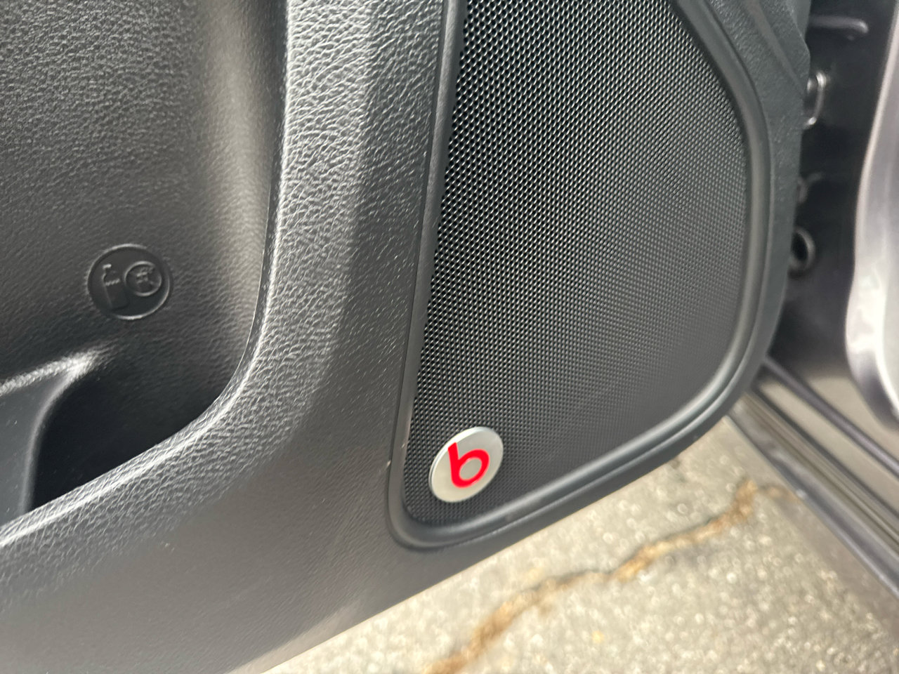 Used 2016 Chrysler 300 S w/ 300S Premium Group image 22