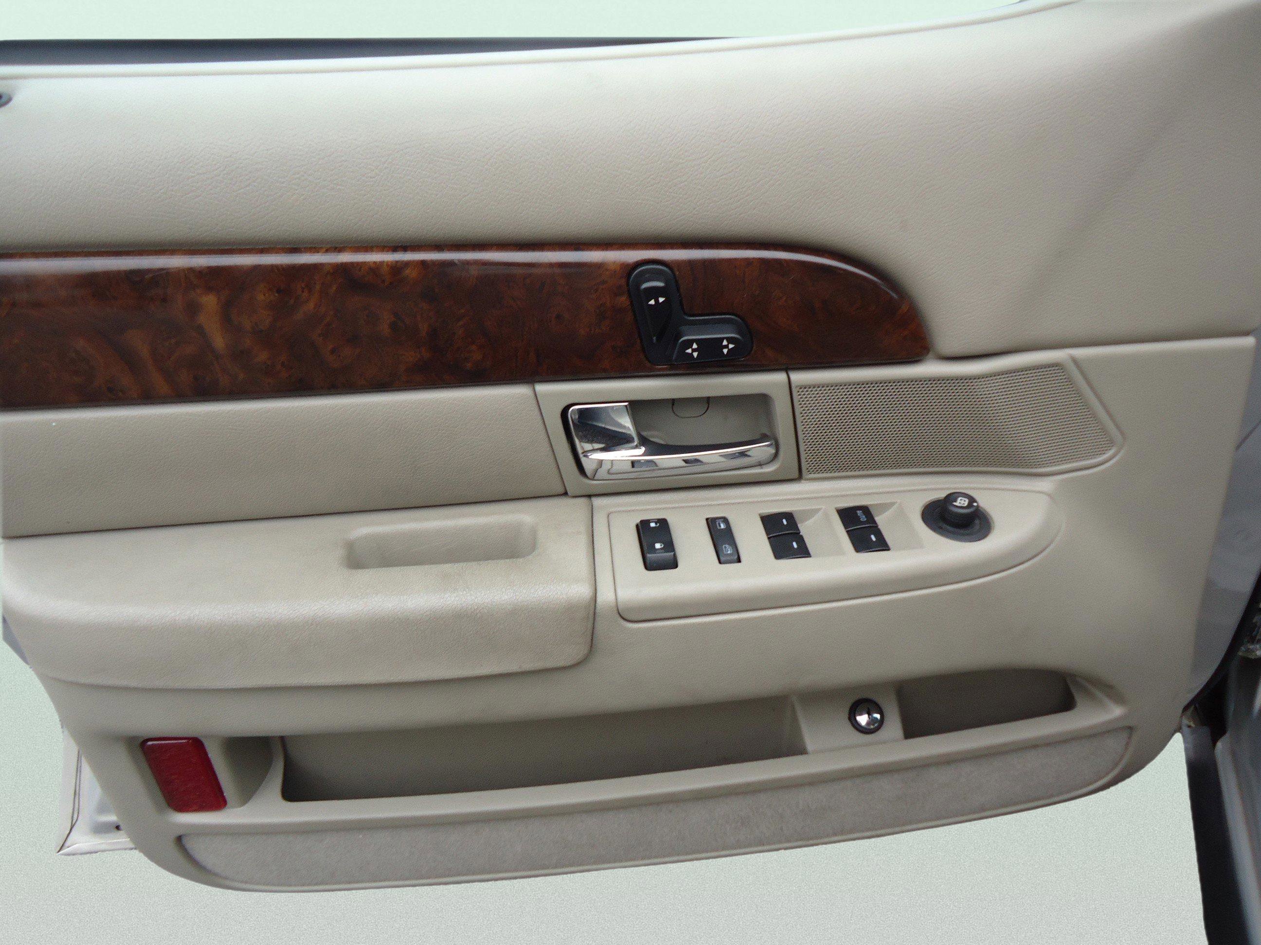 Used 2010 Mercury Grand Marquis LS image 19