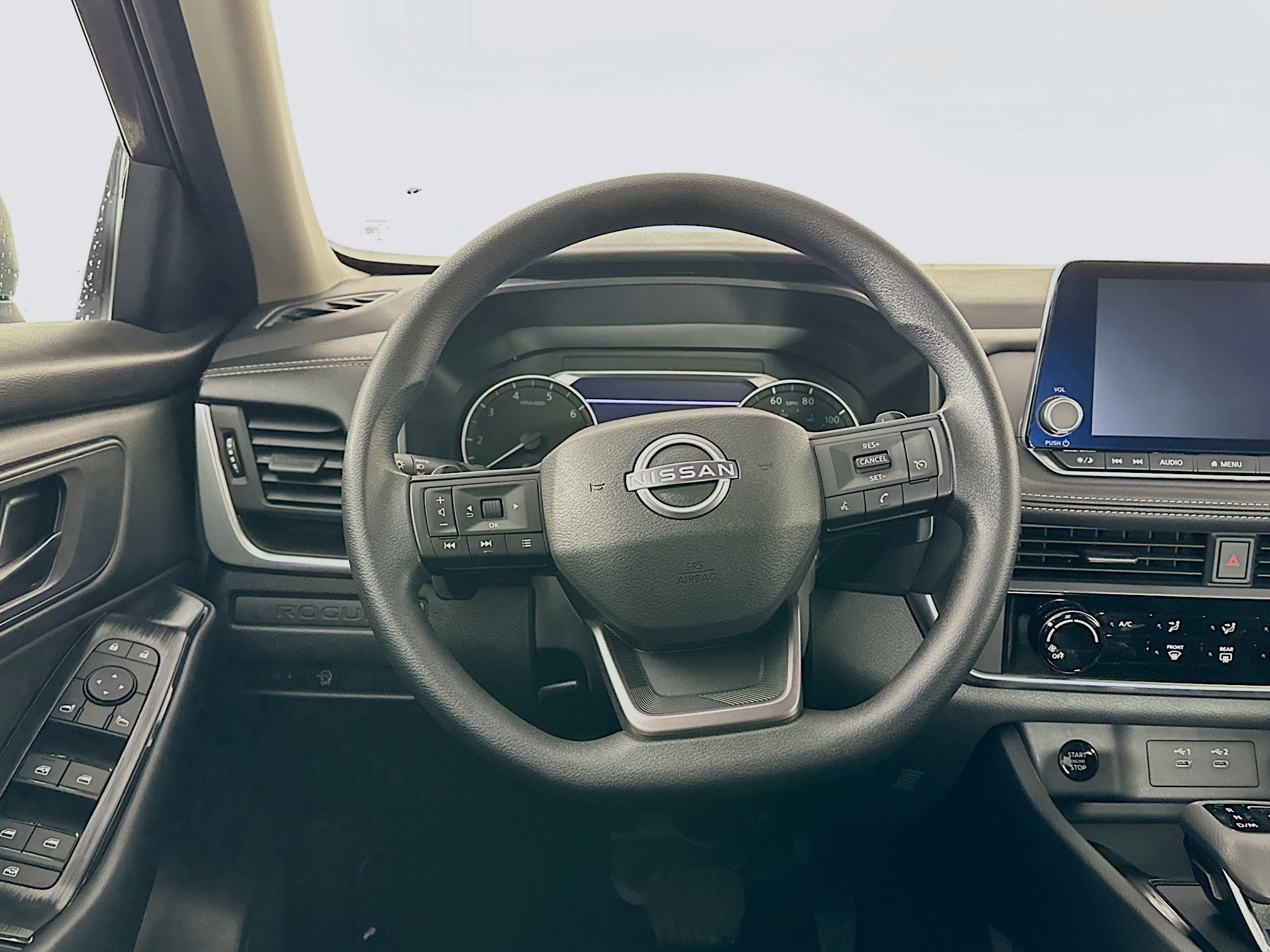 Used 2025 Nissan Rogue S image 18