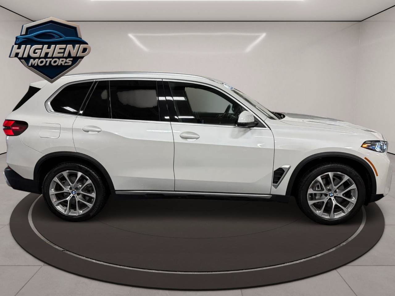 Used 2024 BMW X5 xDrive40i w/ Premium Package AWD/4WD image 7