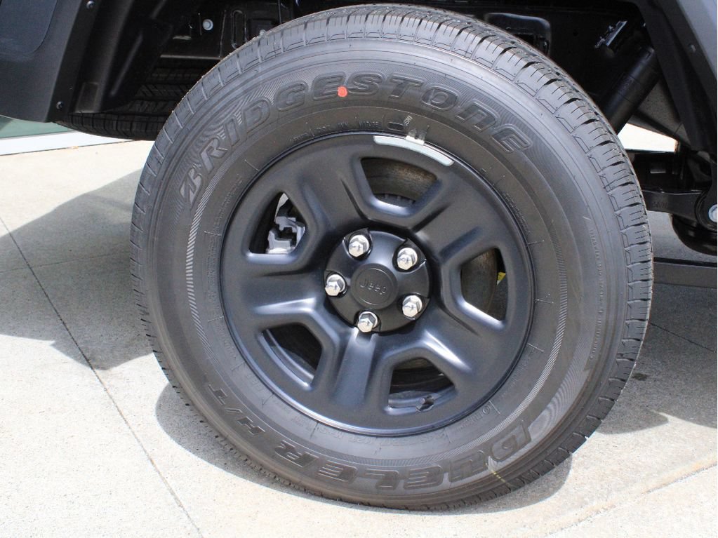 New 2026 Jeep Gladiator Sport AWD/4WD image 38