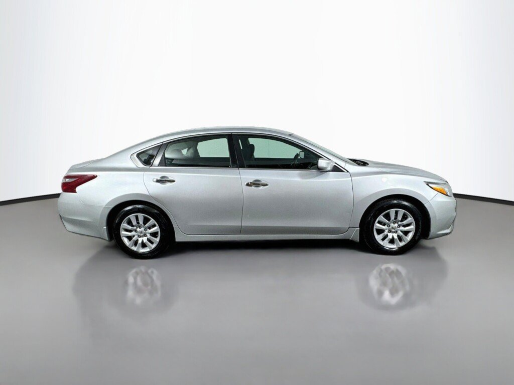 Used 2018 Nissan Altima 2.5 S w/ S Convenience Package FWD image 6