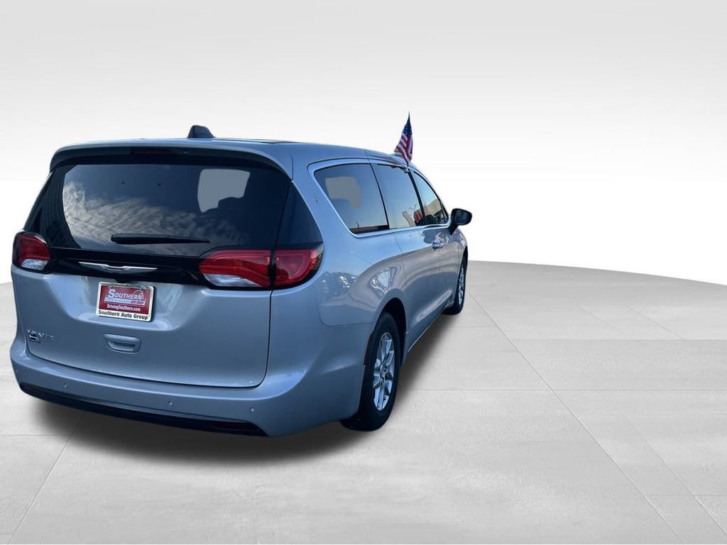 New 2026 Chrysler Voyager LX image 6