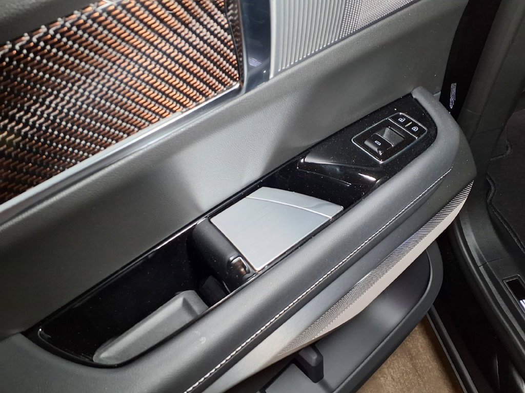 New 2027 Cadillac Vistiq Luxury AWD/4WD image 11