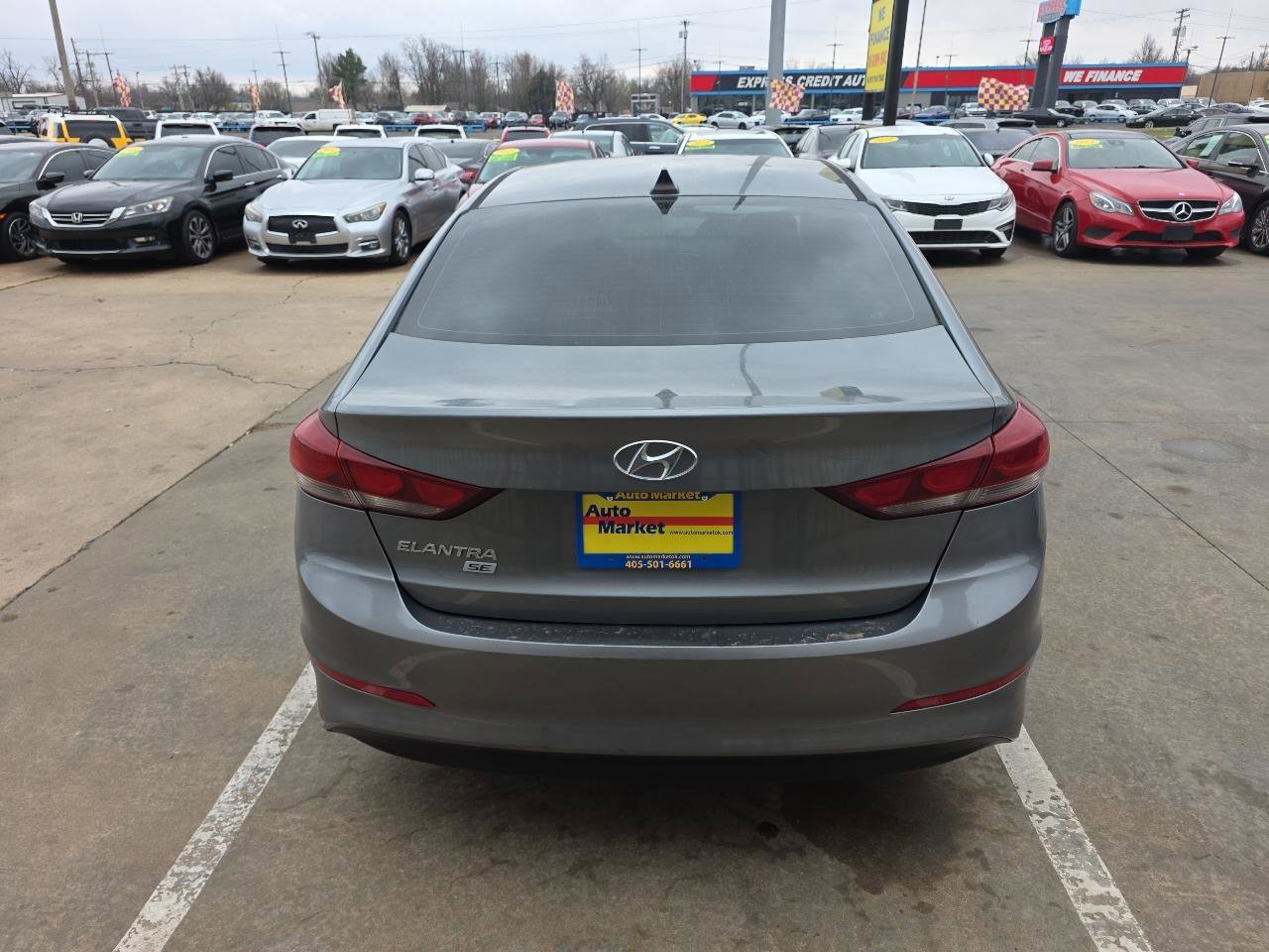 Used 2017 Hyundai Elantra SE image 6