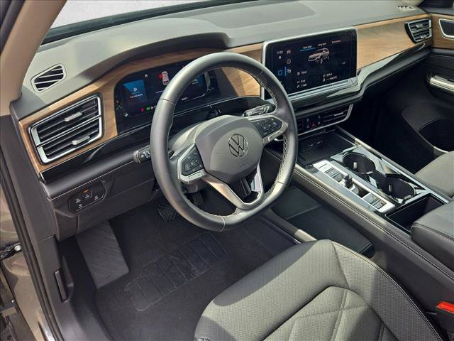 Used 2025 Volkswagen Atlas SE FWD image 10