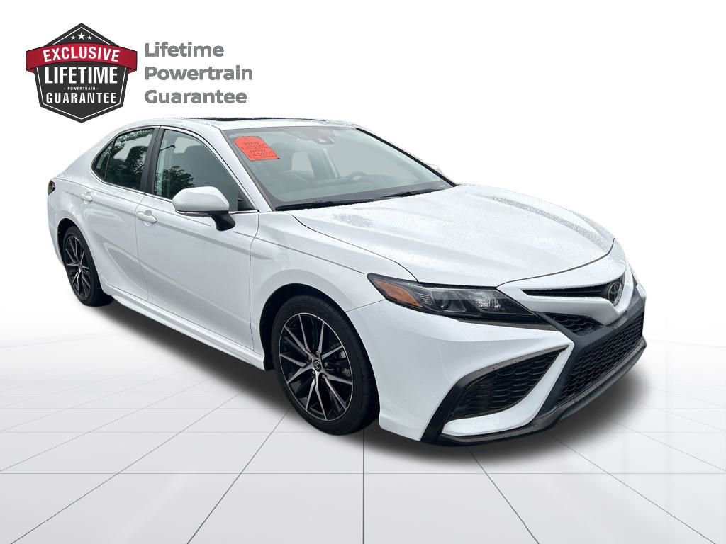 Used 2022 Toyota Camry SE w/ Audio Upgrade Package FWD image 7