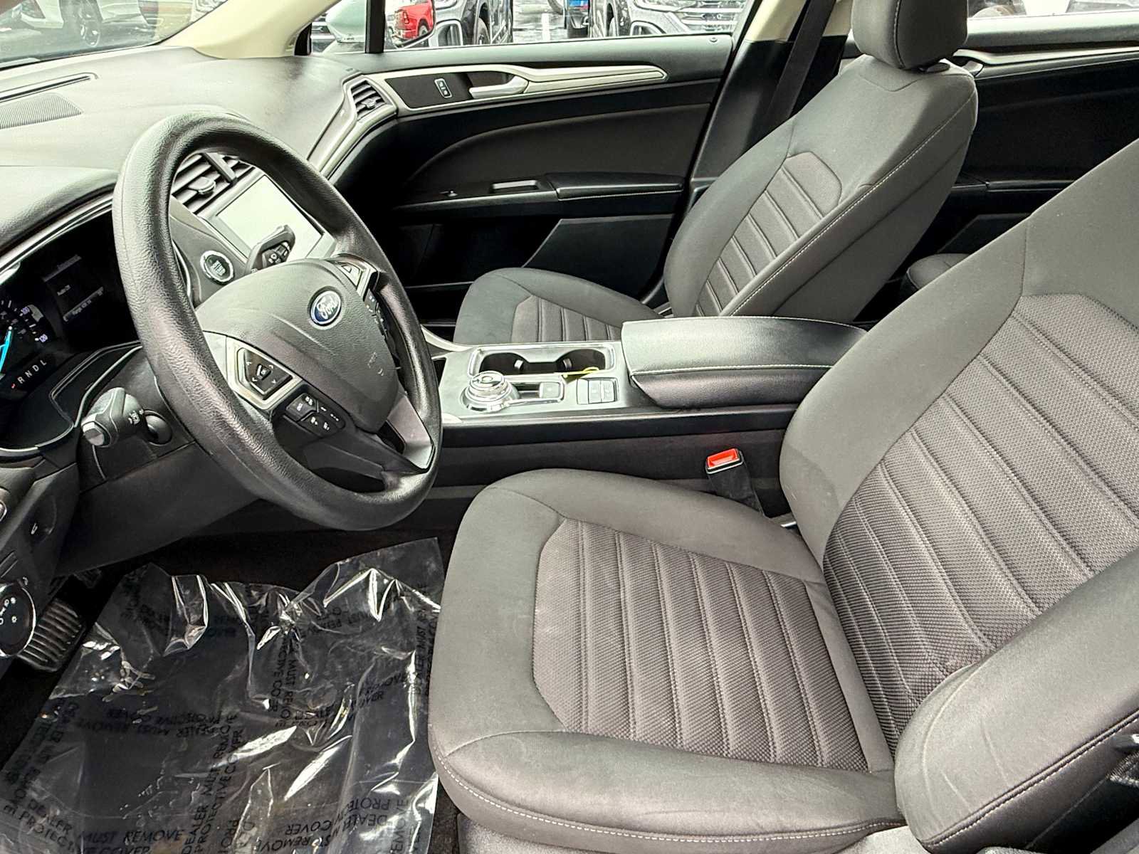 Used 2020 Ford Fusion SE FWD image 10
