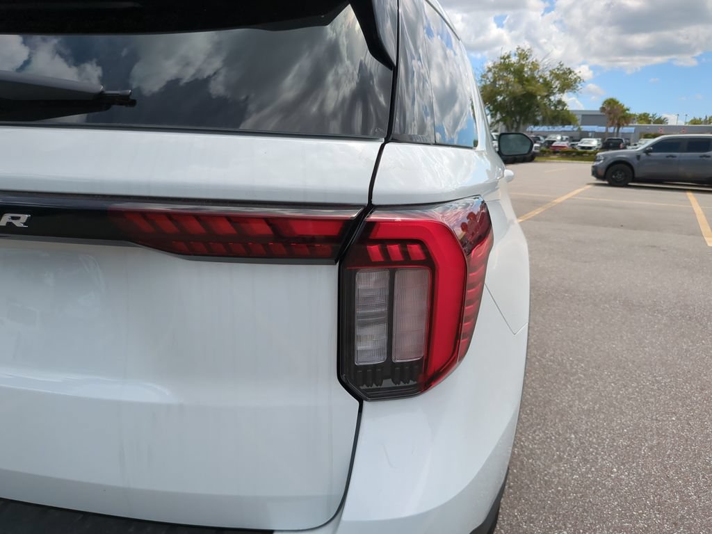 New 2026 Ford Explorer Active RWD image 11