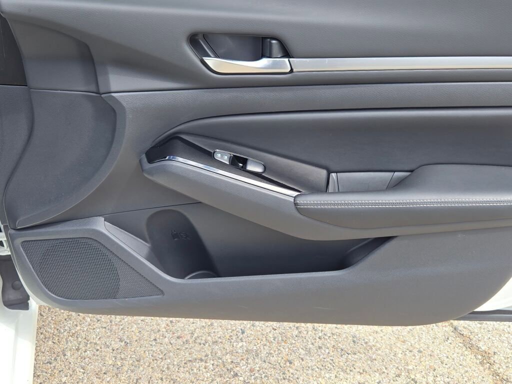 Used 2024 Nissan Altima 2.5 SL image 5