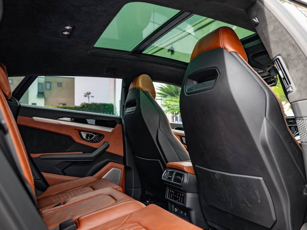 Used 2024 Lamborghini Urus S AWD/4WD image 32