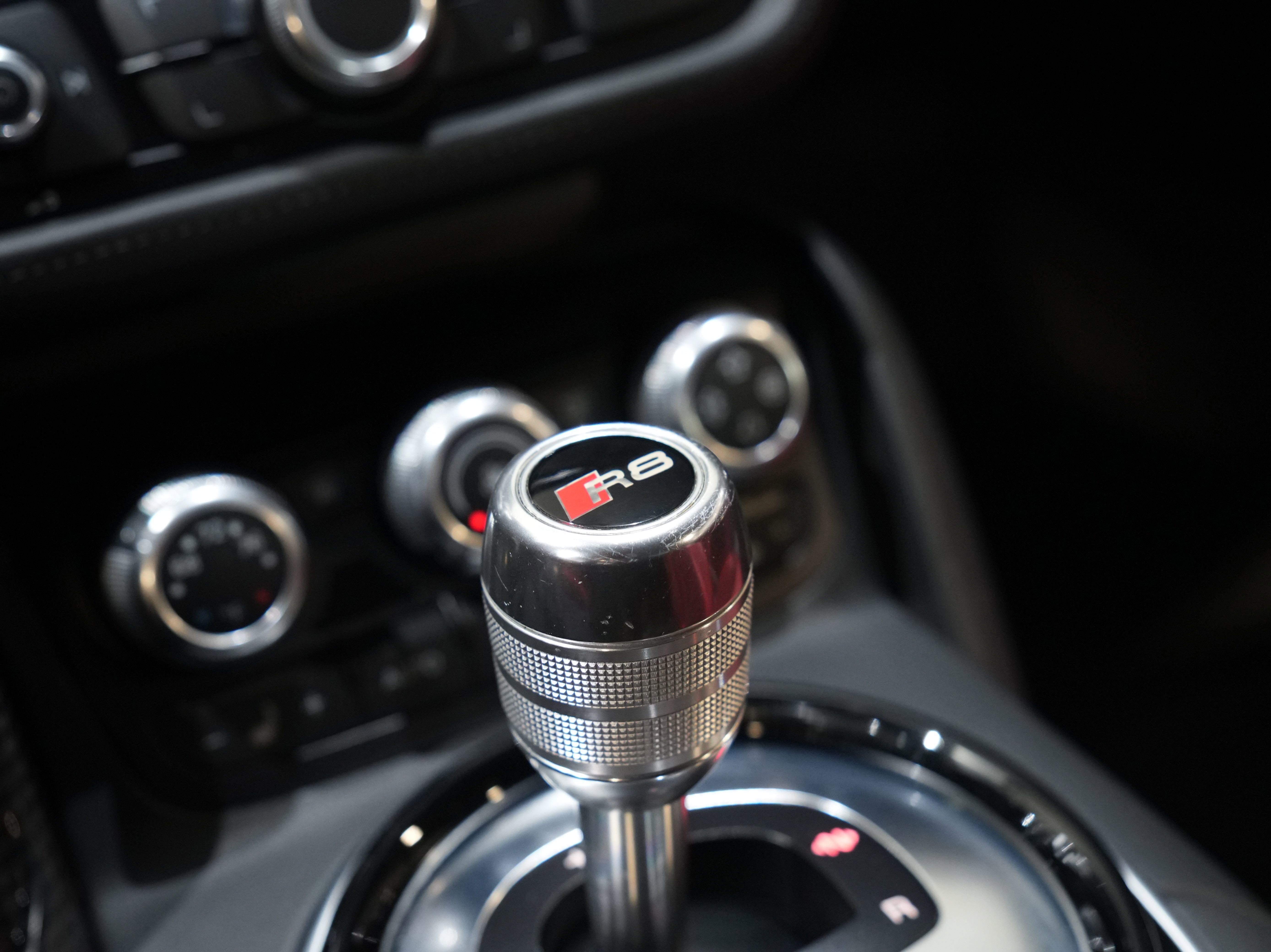 Used 2014 Audi R8 V8 image 41