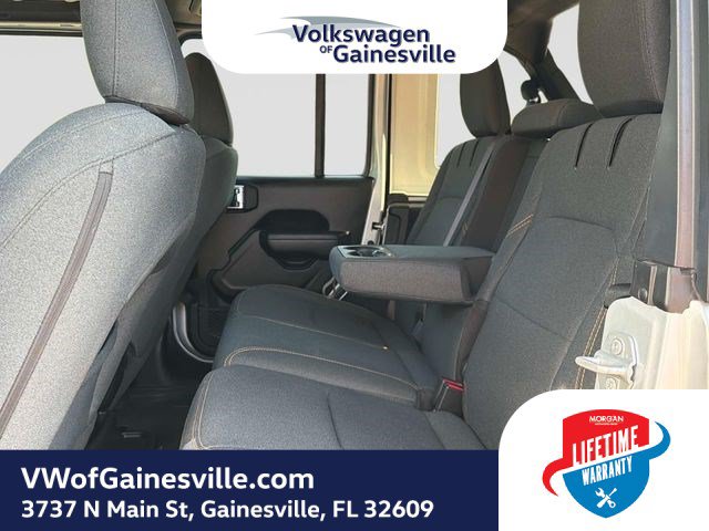 Used 2024 Jeep Wrangler Unlimited w/ Convenience Group AWD/4WD image 13