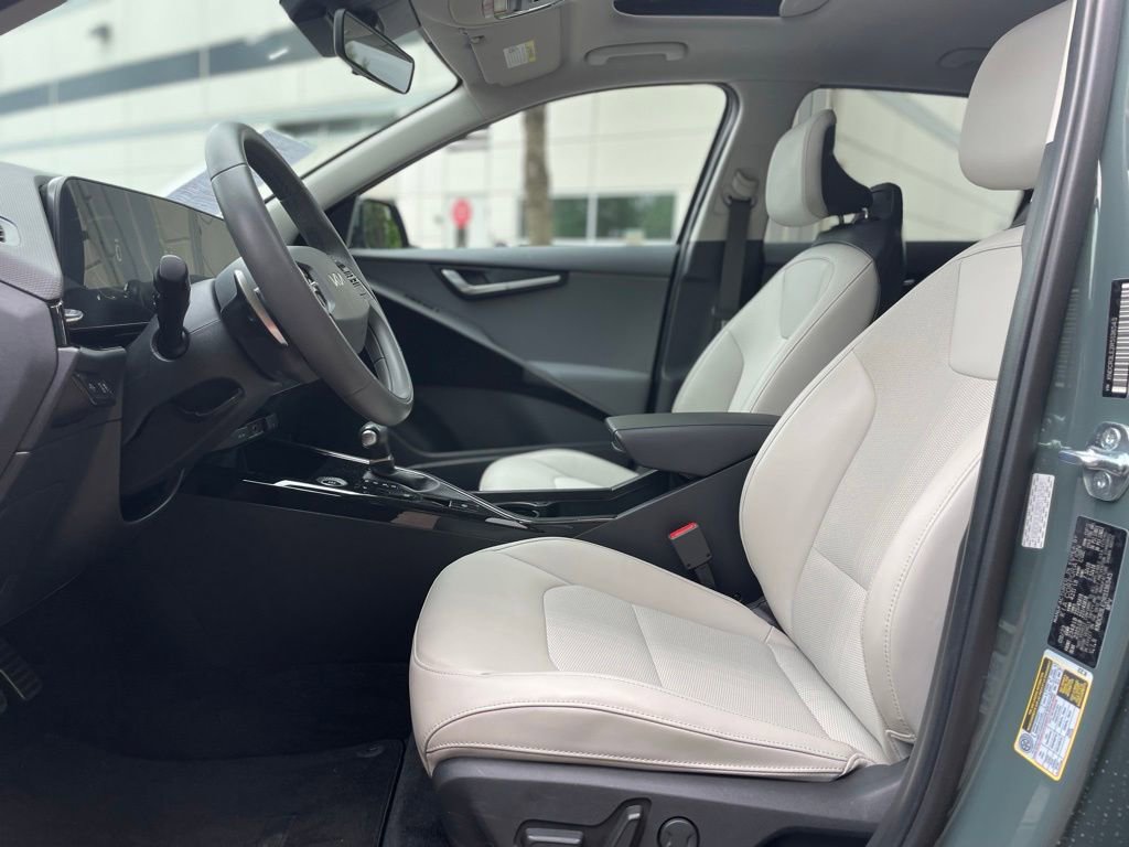 Used 2024 Kia Niro EX Touring FWD image 20