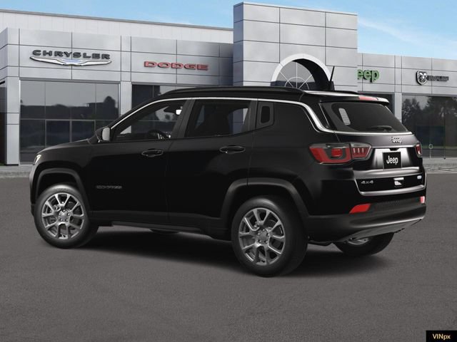 Used 2024 Jeep Compass Latitude w/ Sun and Sound Group AWD/4WD image 4