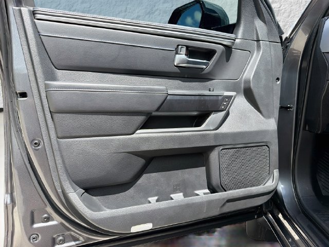 Used 2025 Toyota Tundra Platinum AWD/4WD image 22