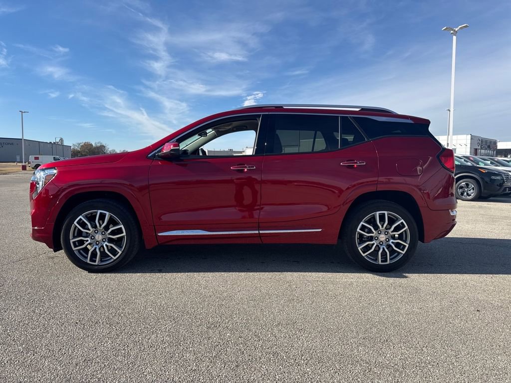 Used 2024 GMC Terrain Denali w/ Denali Premium Package image 3
