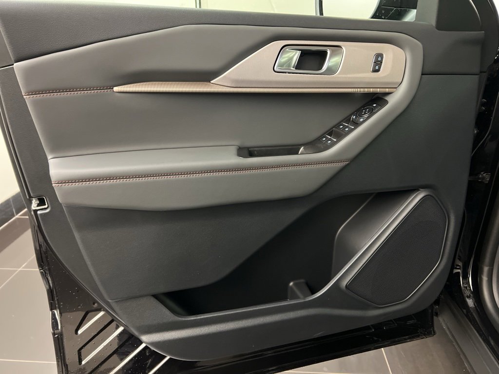 New 2025 Ford Explorer Active w/ Active Comfort Package image 28